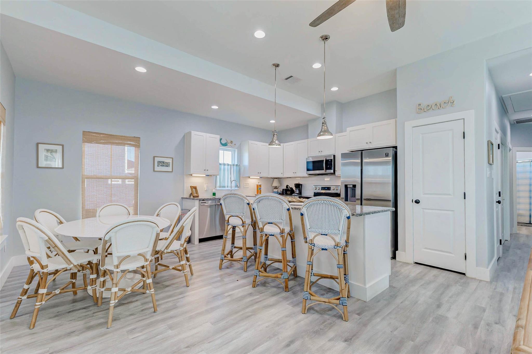 22310 Vista Del Mar