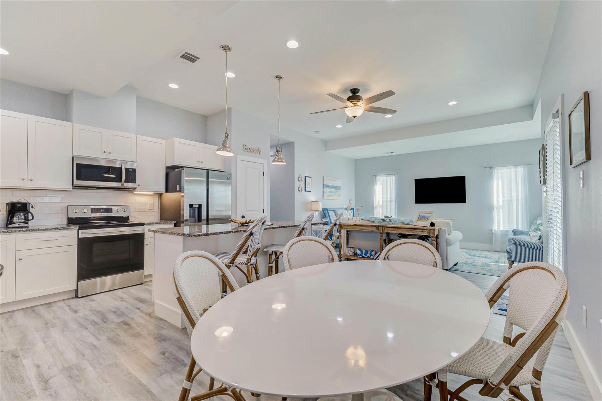 22310 Vista Del Mar