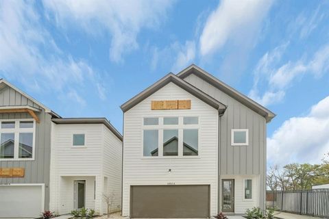 Photo of 2504 W Tidwell Road #G, Houston, TX 77091 (MLS # 98246471)