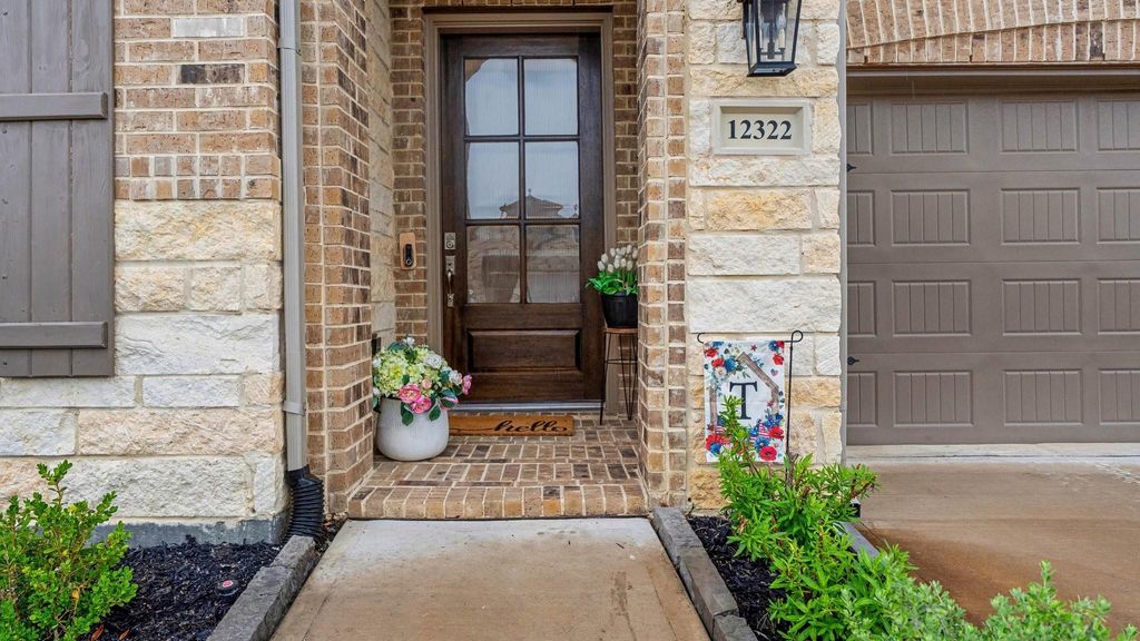 Photo of 12322 Palmetto Drive, Mont Belvieu, TX 77523 (MLS # 22313696)