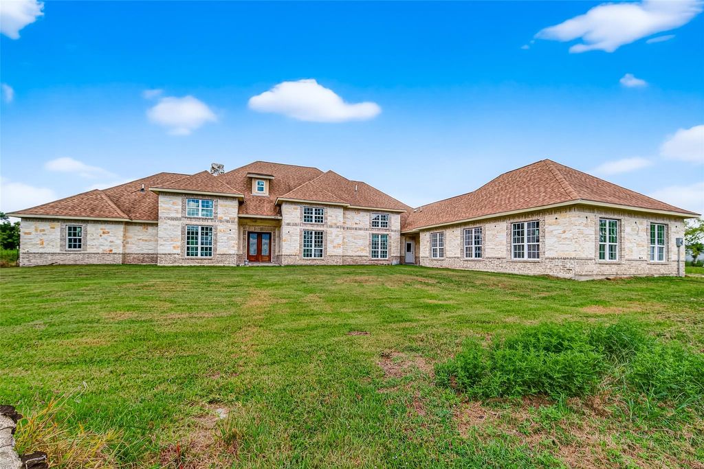 Photo of 1013 Battlebell Road, Highlands, TX 77562 (MLS # 92205704)