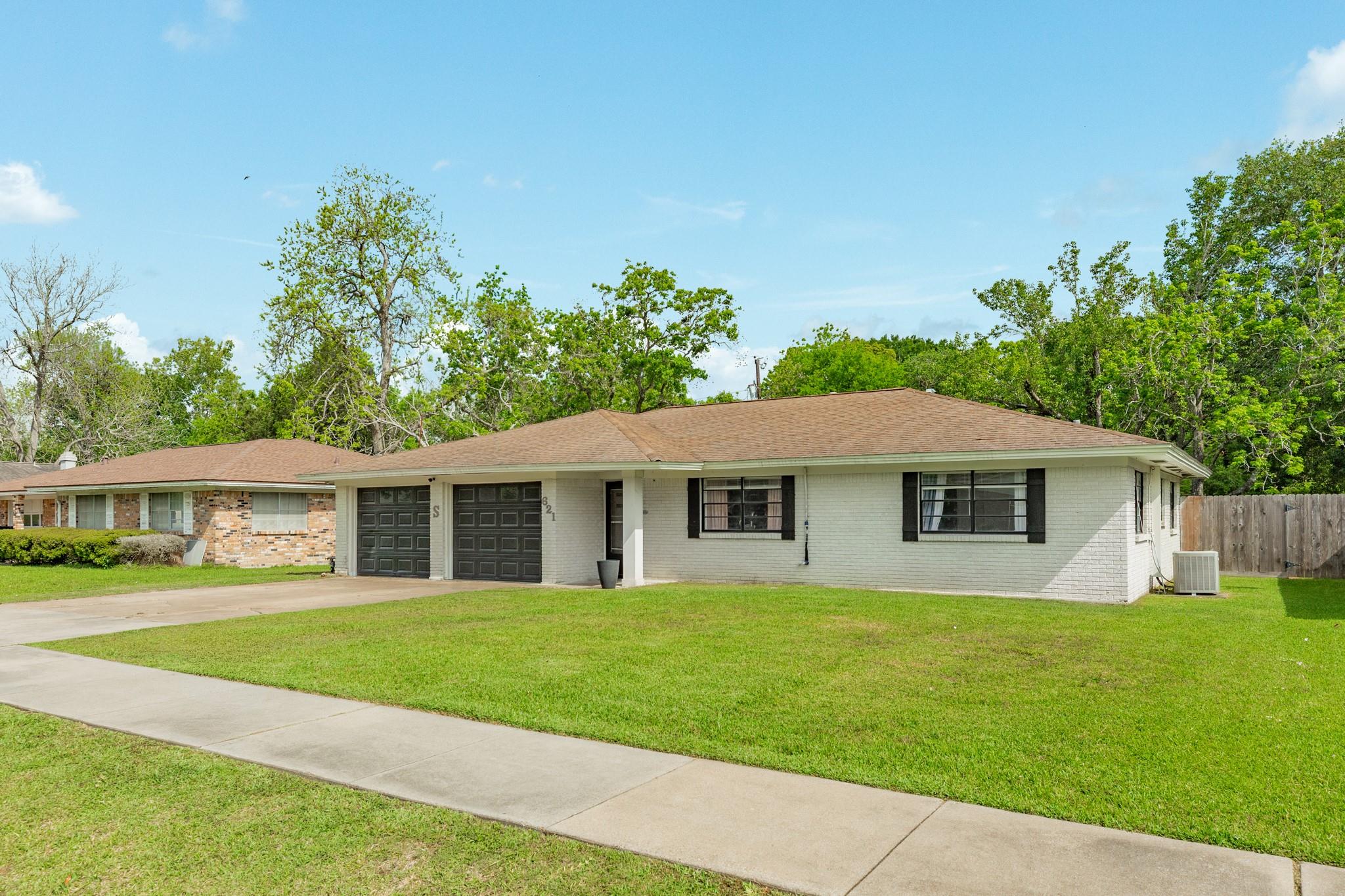 621 Southside Drive