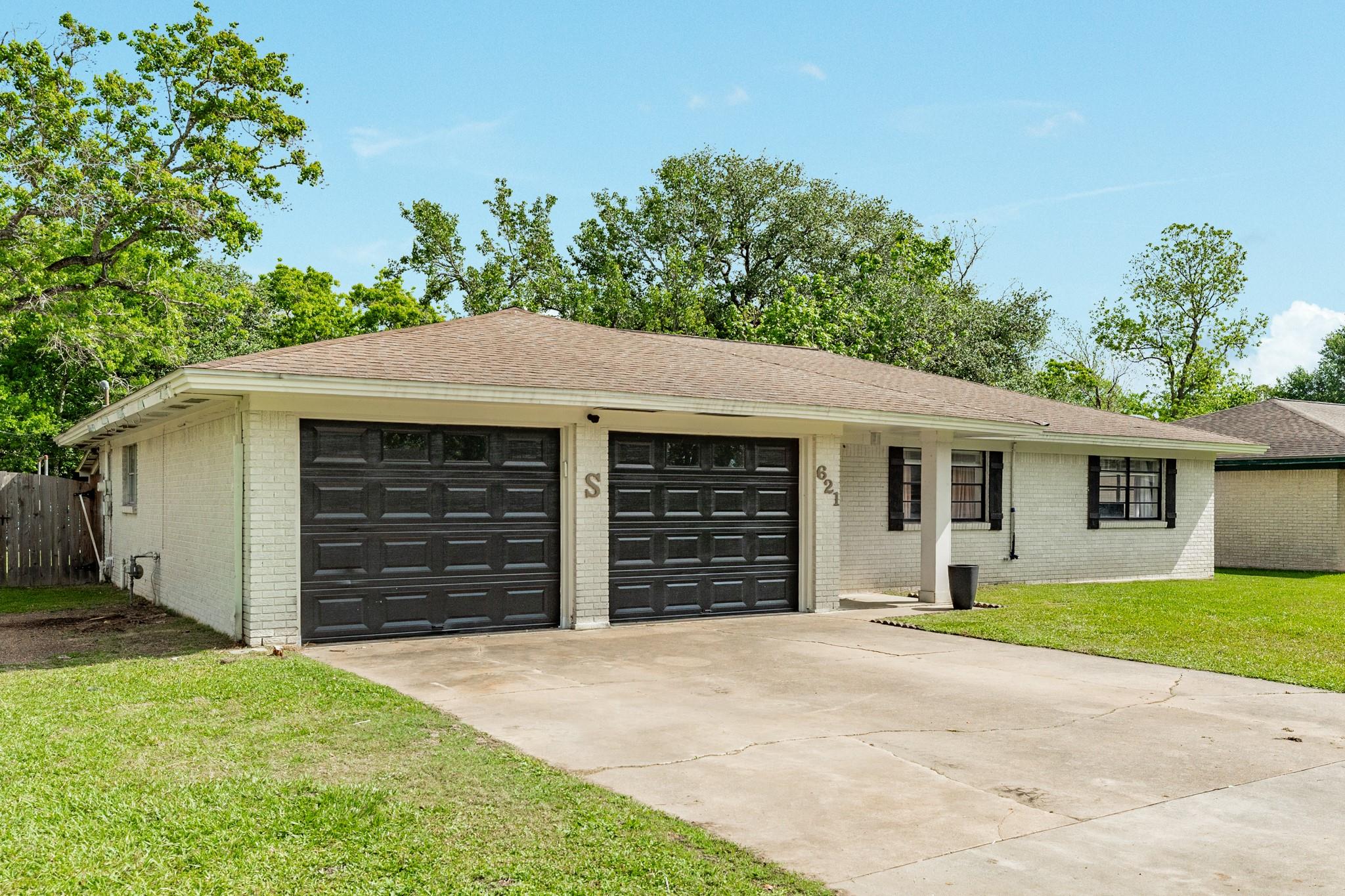621 Southside Drive