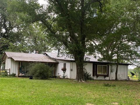 Photo of 18133 Fm 1774, Plantersville, TX 77363 (MLS # 72020954)
