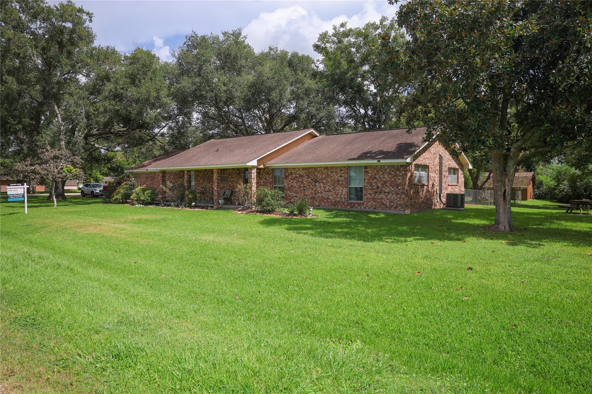 318 Peach Point