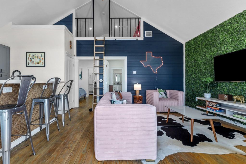 Photo of 1072 Johnson Road, Gilchrist, TX 77617 (MLS # 24215351)