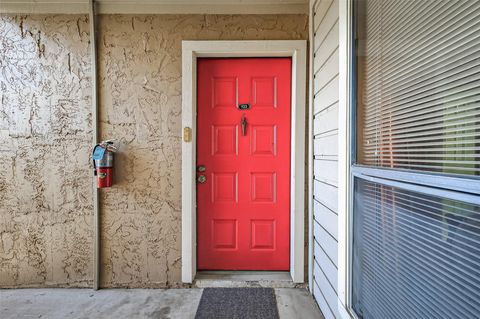 10855 Meadowglen Lane 722 Houston TX 77042