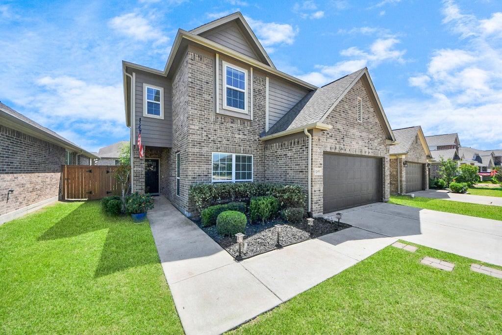 Photo of 32655 Timber Point Drive, Brookshire, TX 77423 (MLS # 98322520)