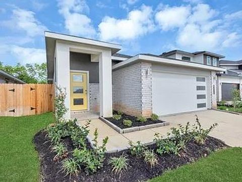 Photo of 12735 Ermine Street, Houston, TX 77047 (MLS # 14849245)