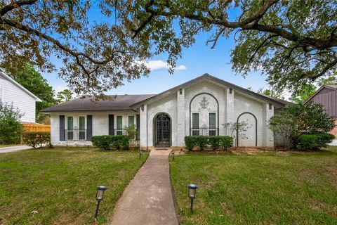 Photo of 13418 Paradise Valley Drive, Houston, TX 77069 (MLS # 73844393)