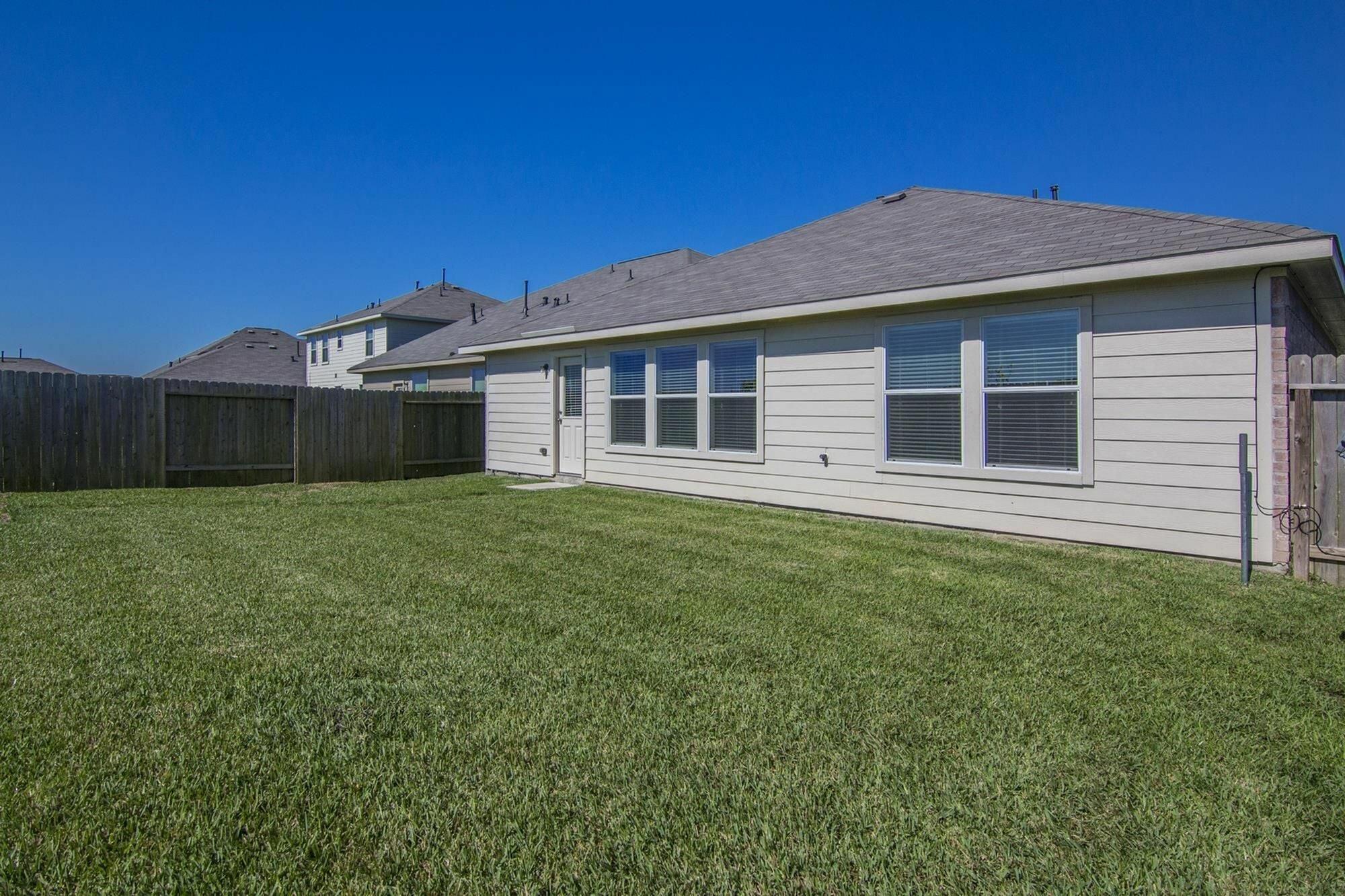 18 Leisure Shore Court