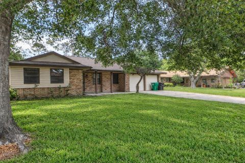 Photo of 2027 Ottawa Lane, Houston, TX 77043 (MLS # 77933733)