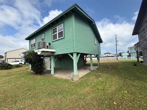 Photo of 16721 Henry Morgan Road, Jamaica Beach, TX 77554 (MLS # 76673513)