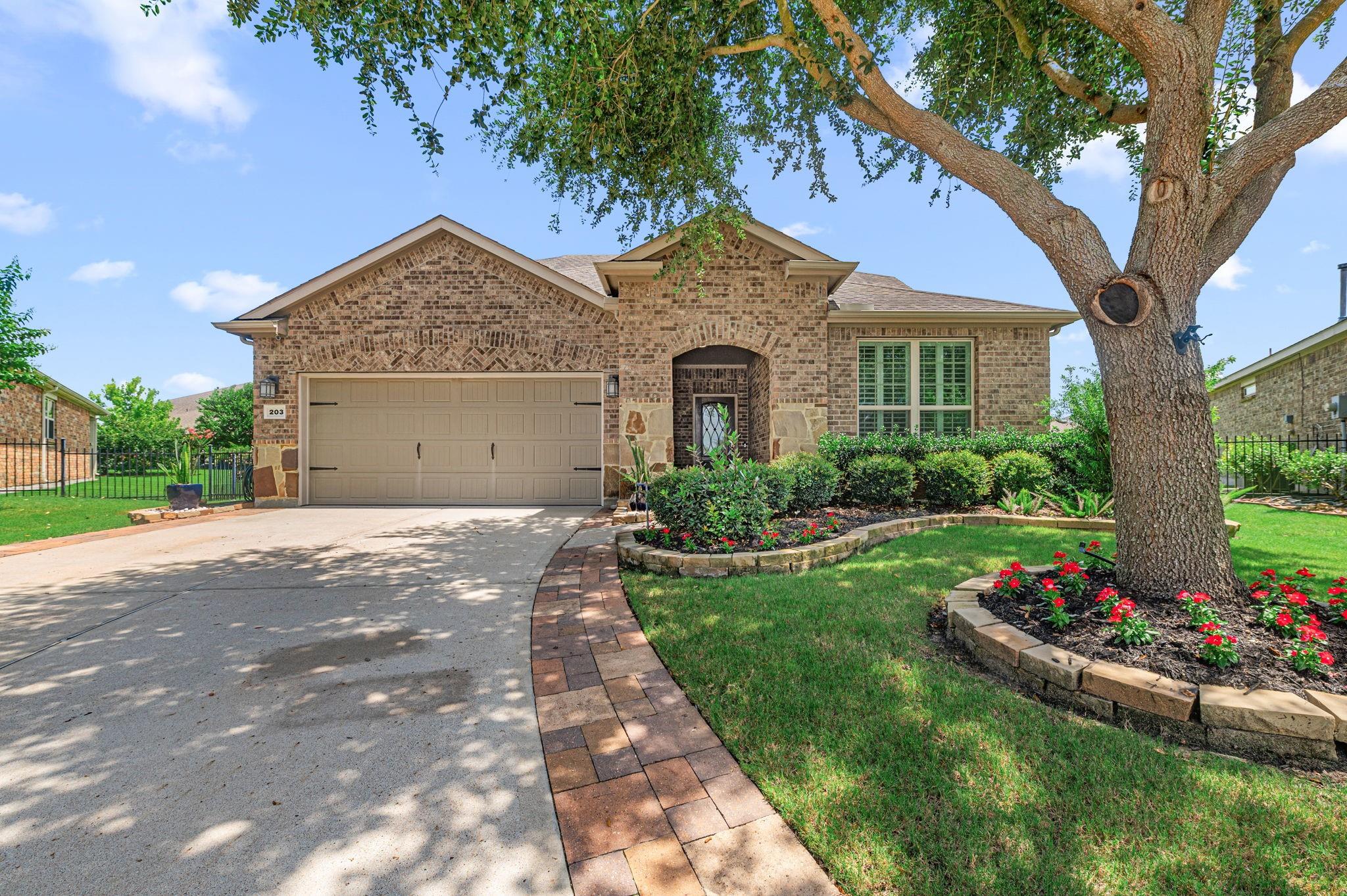 203 Cattleman Cove