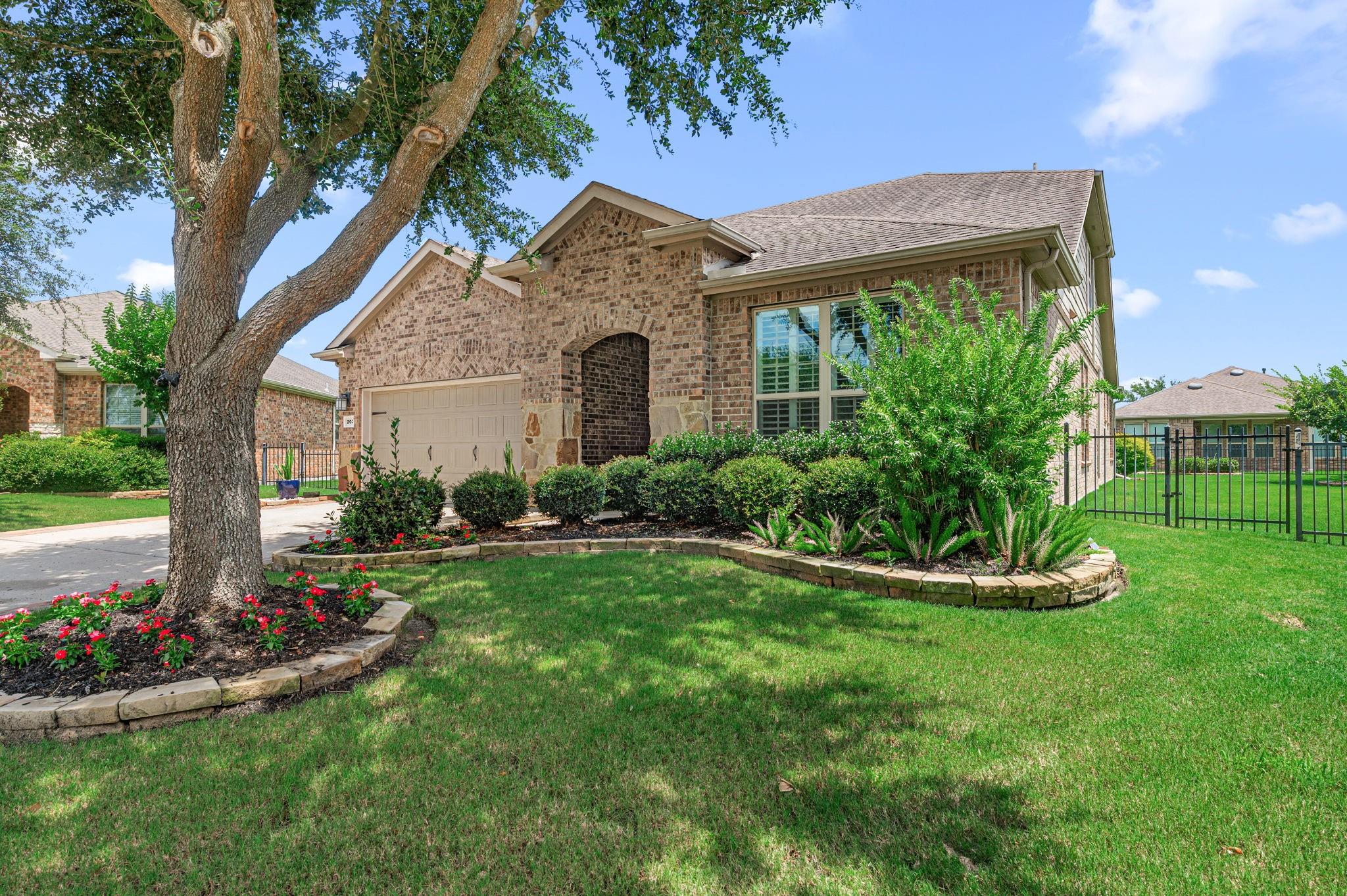 203 Cattleman Cove