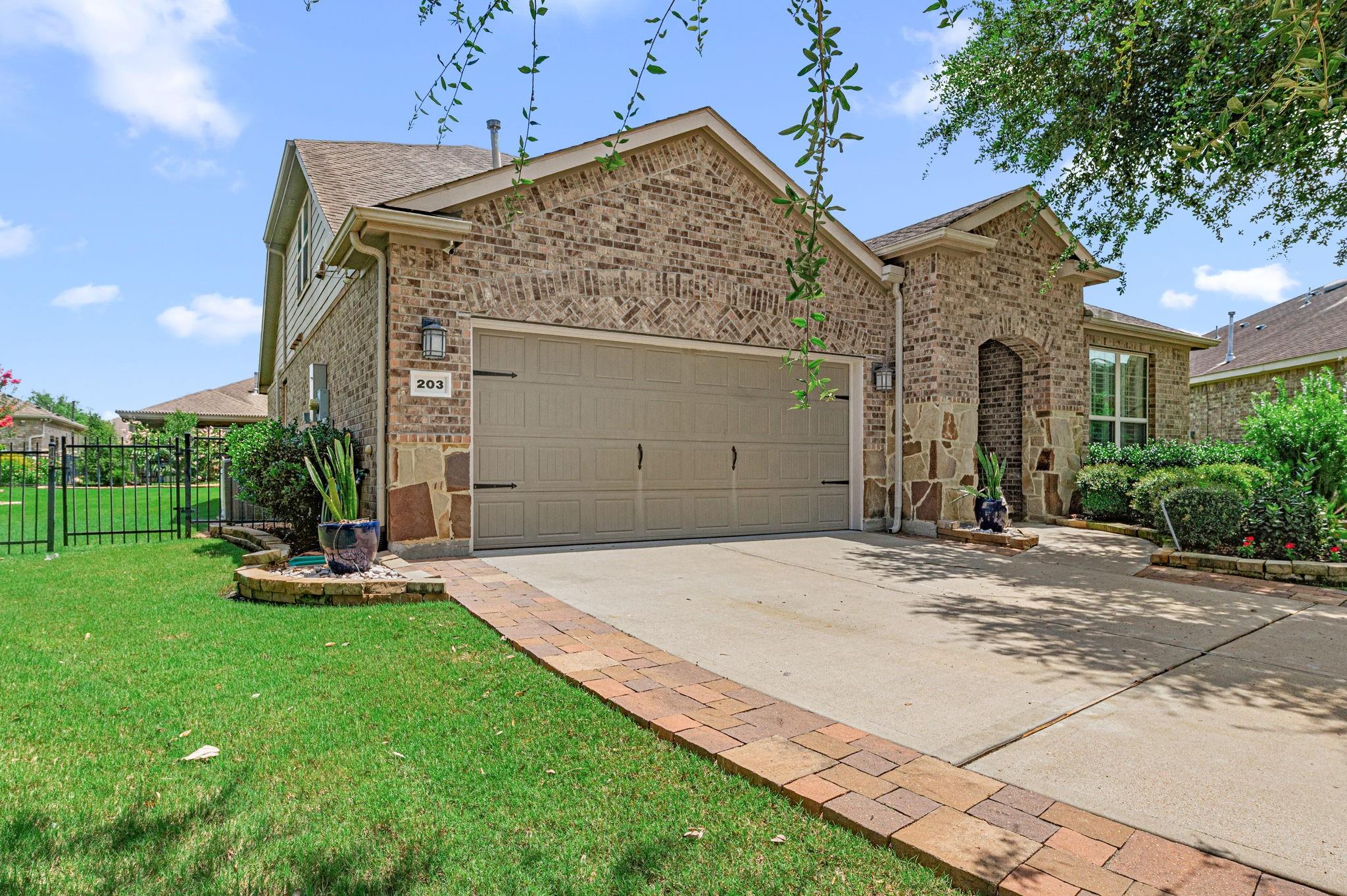 203 Cattleman Cove