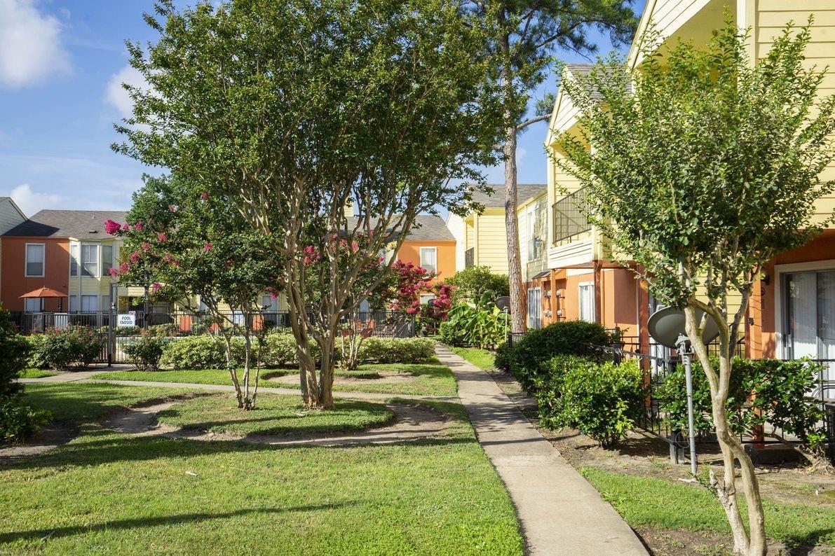 2801 N Broadmead 602