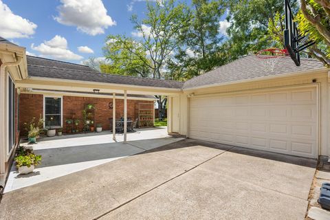 Tiny photo for 15114 Greenleaf Lane, Houston, TX 77062 (MLS # 10192537)