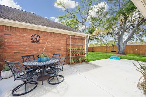 Tiny photo for 15114 Greenleaf Lane, Houston, TX 77062 (MLS # 10192537)