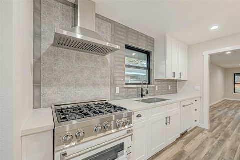 Photo of 2111 Nina Lee Lane, Houston, TX 77018 (MLS # 43646173)