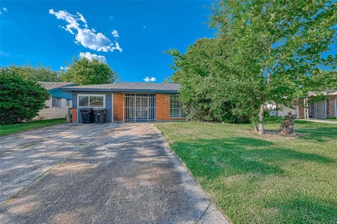 Photo of 4307 Akard Street, Houston, TX 77047 (MLS # 84423670)
