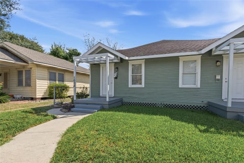 Photo of 1008 Studewood Street, Houston, TX 77008 (MLS # 53448357)