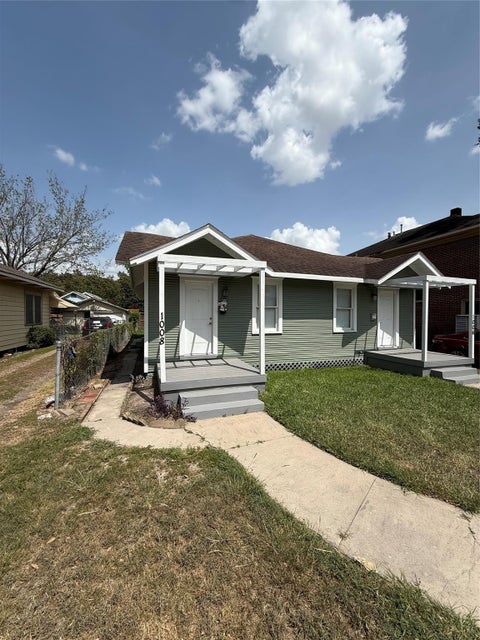 Photo of 1008 Studewood Street, Houston, TX 77008 (MLS # 53448357)