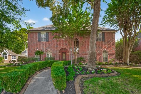 Photo of 11707 Mighty Redwood Drive, Pasadena, TX 77059 (MLS # 8470943)