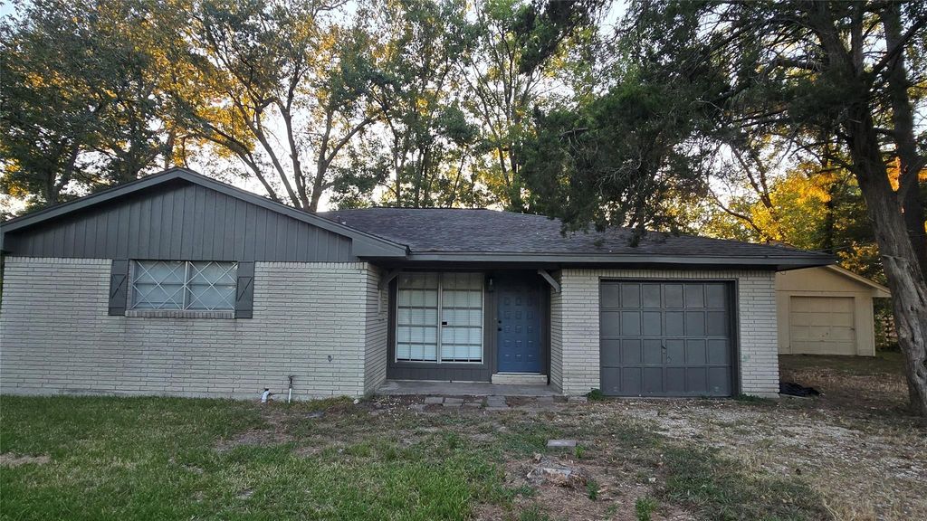Photo of 8235 Thompson Road, Highlands, TX 77562 (MLS # 62083859)