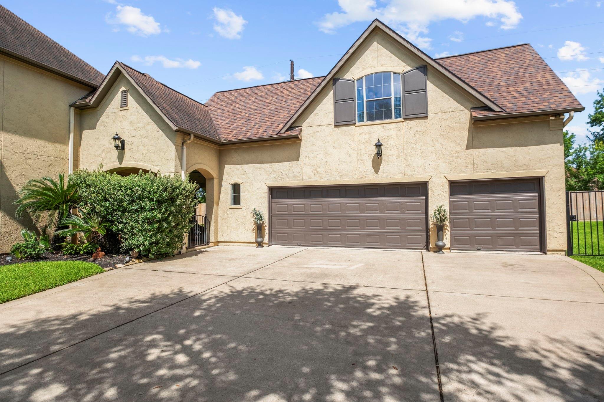 3334 Prestwick Square