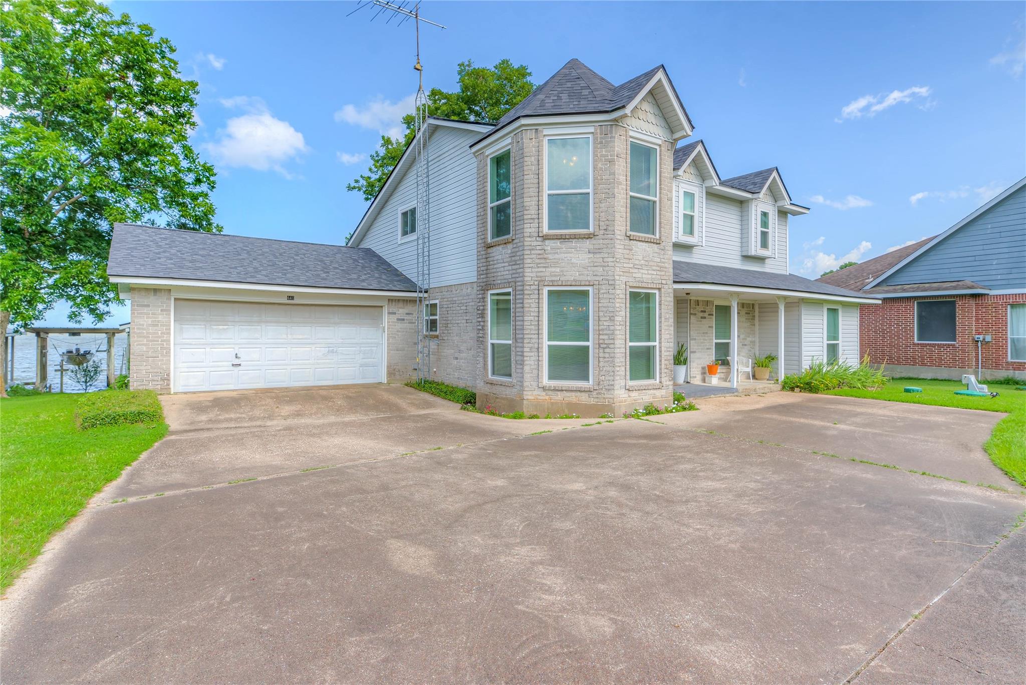 440 Lakeview Drive Loop