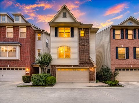 Homes For Sale - 2607 Enclave At Shady Acres Court<br/> Houston, TX 77008