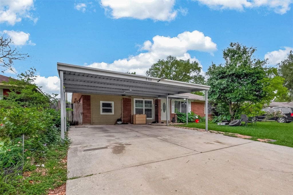 Photo of 2111 Hickory Lane, Pasadena, TX 77502 (MLS # 92909074)