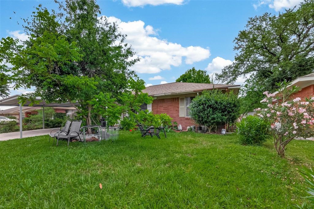 Photo of 2111 Hickory Lane, Pasadena, TX 77502 (MLS # 92909074)