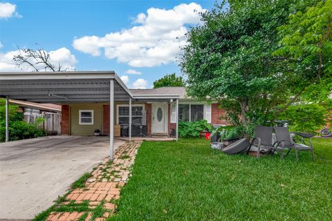 Photo of 2111 Hickory Lane, Pasadena, TX 77502 (MLS # 92909074)