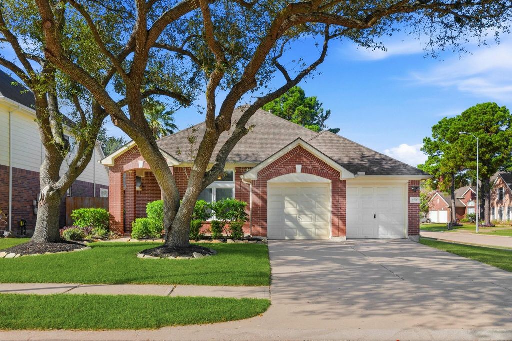 Photo of 7215 Bristol Ridge Drive, Houston, TX 77095 (MLS # 94774136)