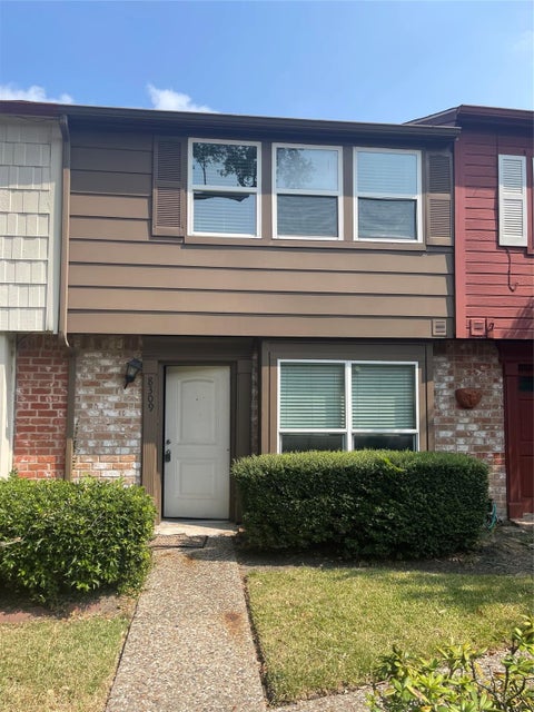 Photo of 8309 Nairn Street, Houston, TX 77074 (MLS # 48149709)