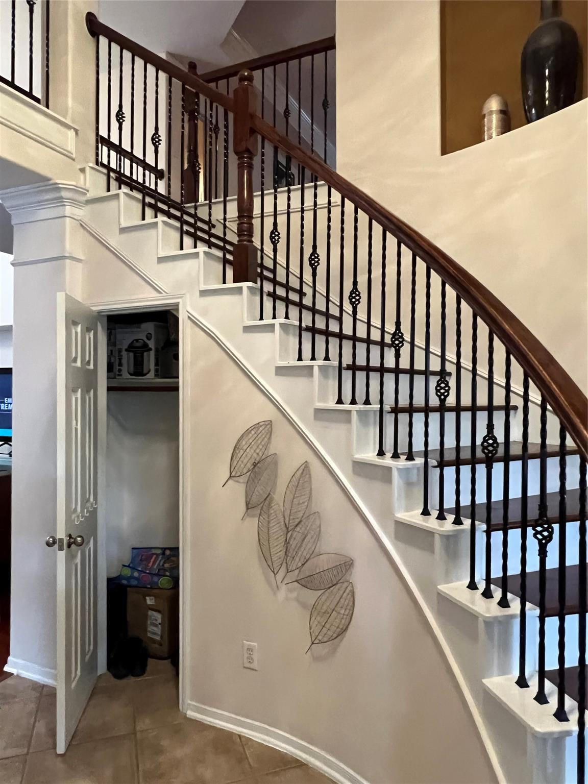 1202 Blue Leaf Drive