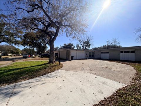 Tiny photo for 8211 Leader Street, Houston, TX 77036 (MLS # 70499850)