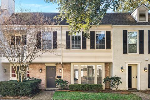 Photo of 13062 Trail Hollow Drive #3062, Houston, TX 77079 (MLS # 8043152)