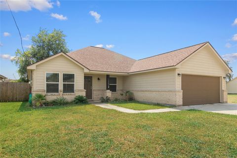 Photo of 1208 E Henderson Road, Angleton, TX 77515 (MLS # 28913344)