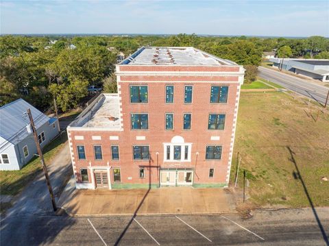 Photo of 607 Lyons Avenue, Schulenburg, TX 78956 (MLS # 22794849) Photo of 607 Lyons Avenue, Schulenburg, TX 78956 (MLS # 22794849)