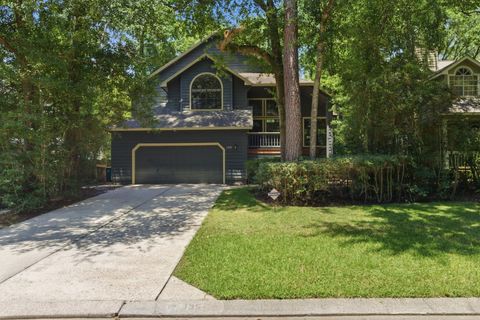 Photo of 135 E Wilde Yaupon, The Woodlands, TX 77381 (MLS # 90642704)