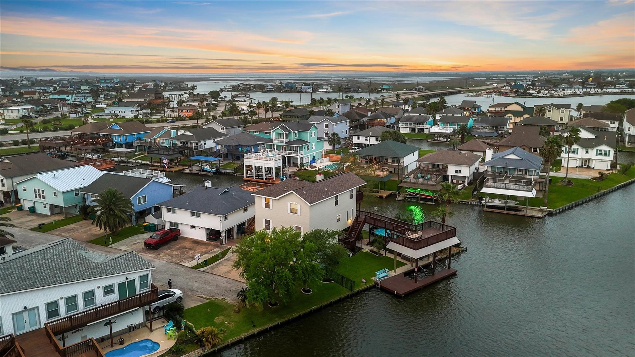 9 S Sandpiper Street