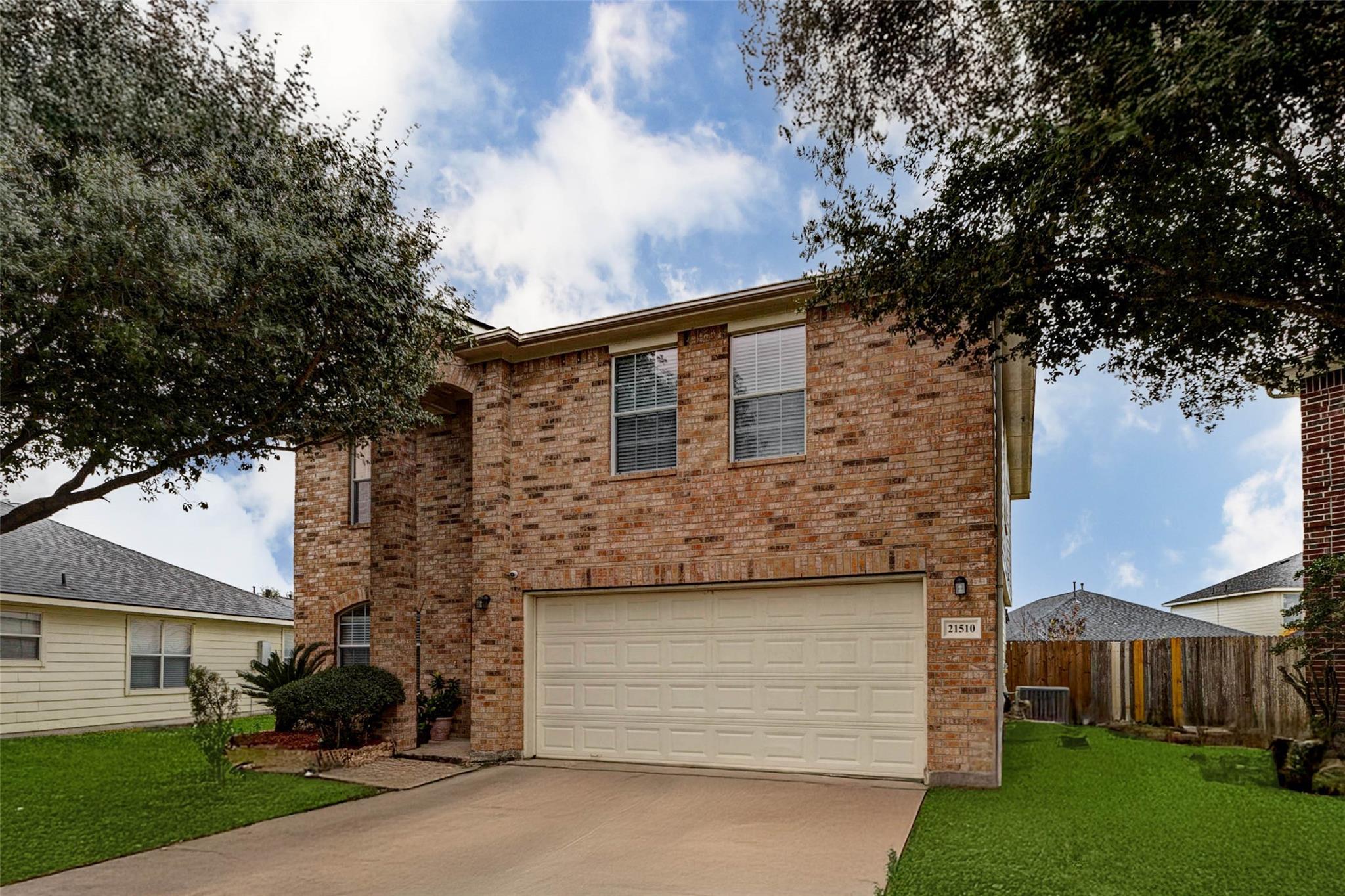 21510 Donata Cir