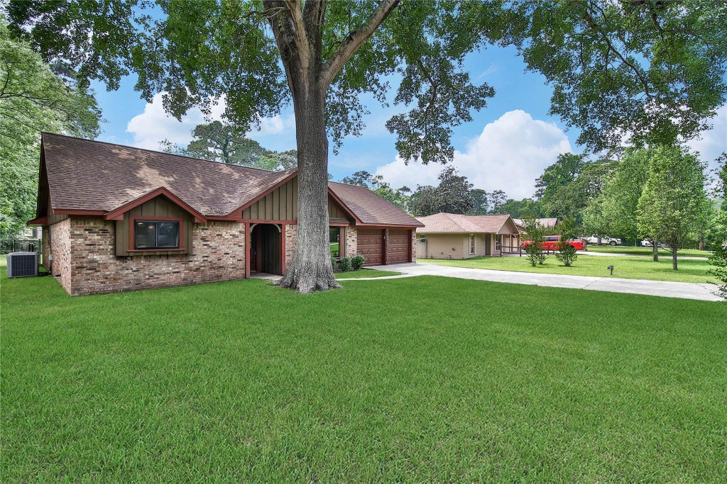 Photo of 1626 Hamblen Road, Kingwood, TX 77339 (MLS # 69394713)