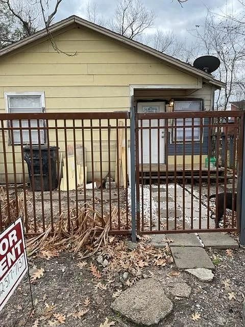 Photo of 1406 E 35th Street, Houston, TX 77022 (MLS # 29065380)