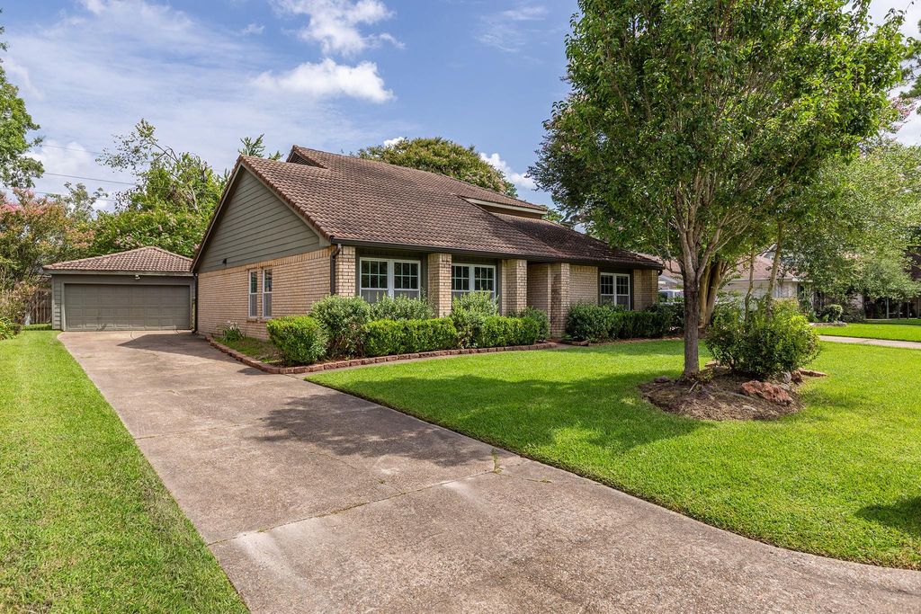 Photo of 3531 Brook Shadow Drive, Houston, TX 77345 (MLS # 5770506)