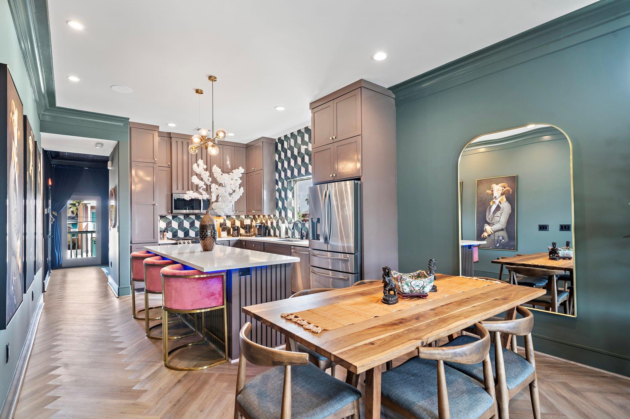 2307 Bernardo De Galvez Avenue