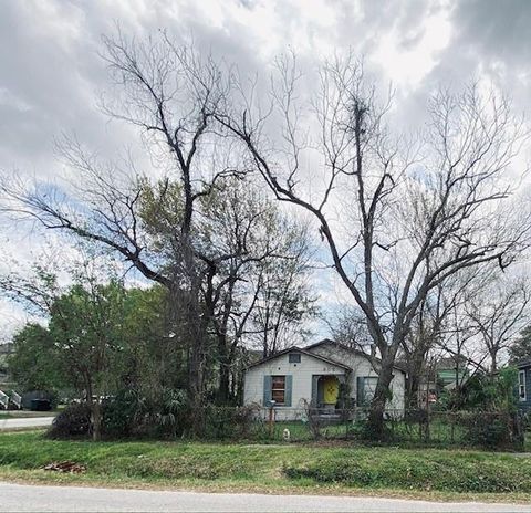 Tiny photo for 602 W 26th Street, Houston, TX 77008 (MLS # 57732768)